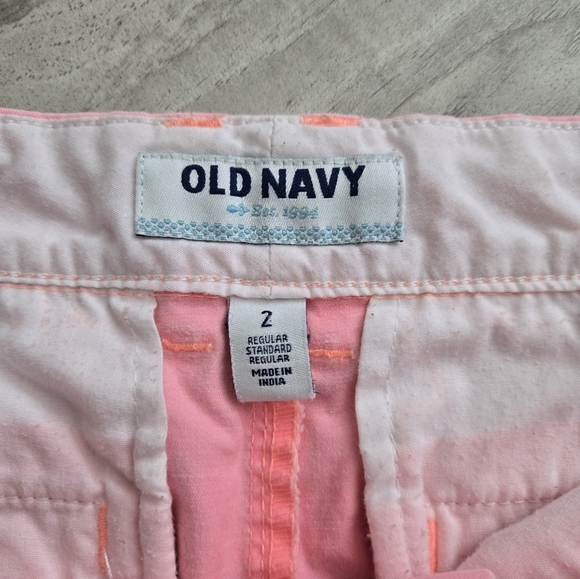Old Navy Pink Bermuda Shorts for Casual Wear - Picture 2 of 10